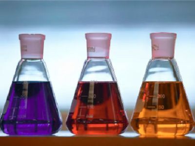 Analyse av hovedkomponentene i naftol: strukturelle egenskaper og kjemisk essens